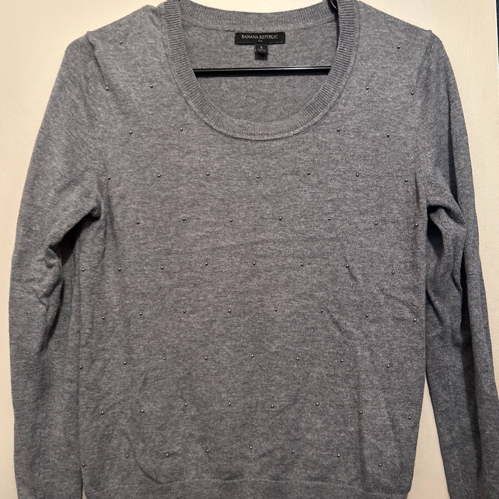Banana republic women’s studded gray sweater US small